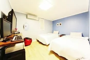 Goguma Shinchon 호텔 2*